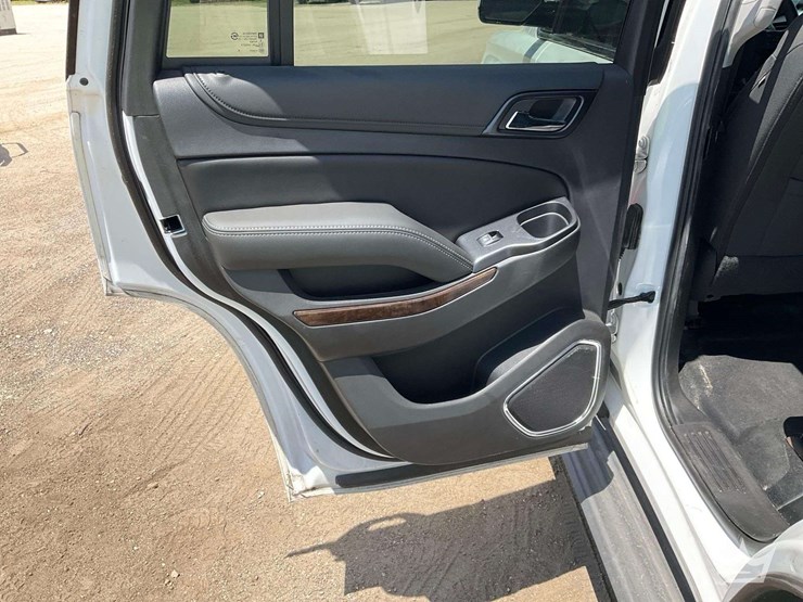 2019-chevrolet-tahoe-image-18