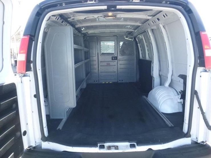 2014-chevrolet-express-2500-image-9