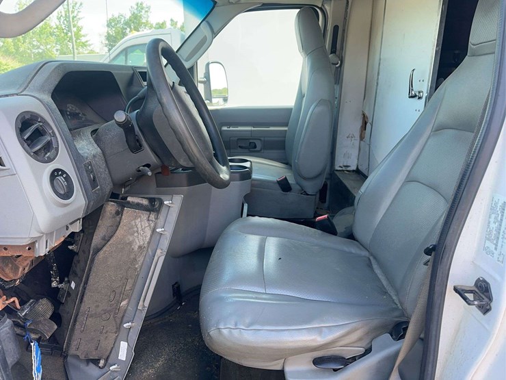 2019-ford-e450-image-21
