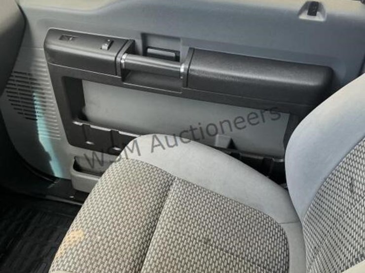 2015-ford-f550-image-23