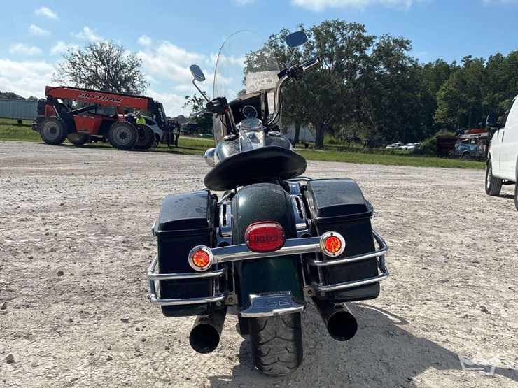 2017-harley-davidson-road-king-motorcycle-image-14