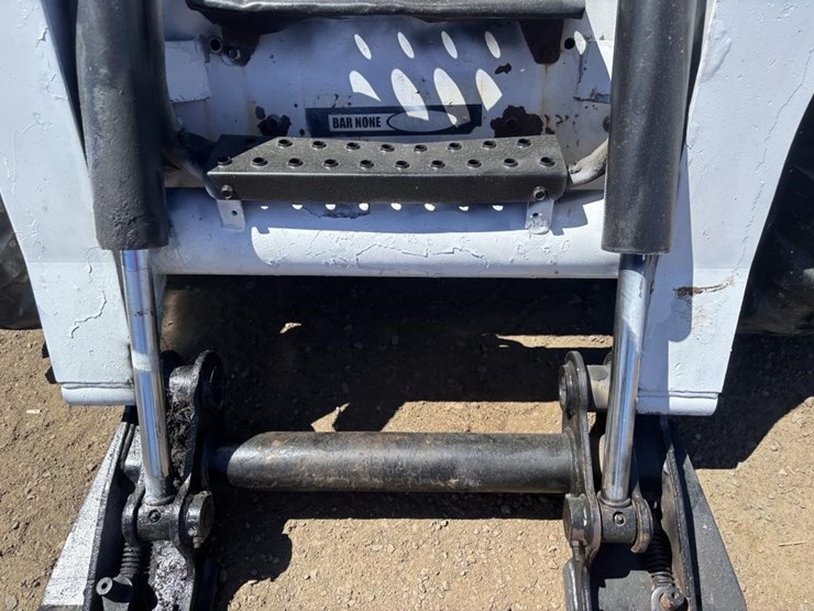 2002-bobcat-s250-image-10