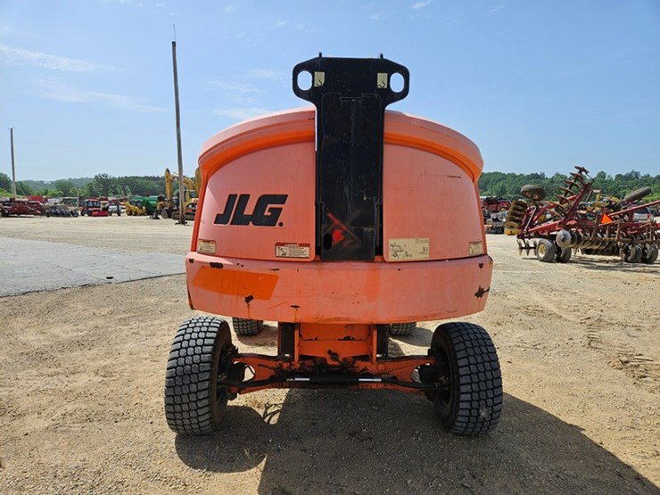 2015-jlg-400s-image-4
