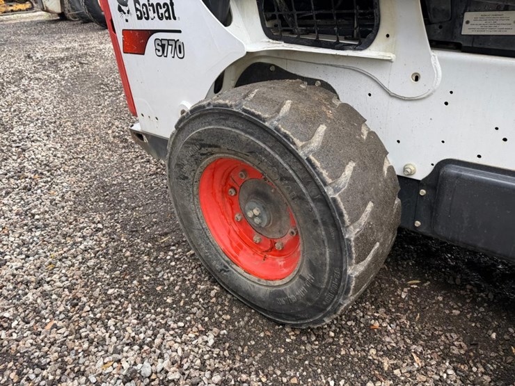 2018-bobcat-s770-image-13
