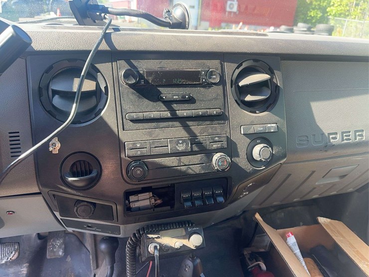 2012-ford-f550-image-26