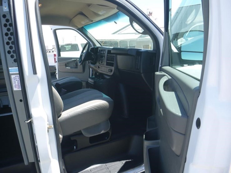 2014-chevrolet-express-2500-image-7