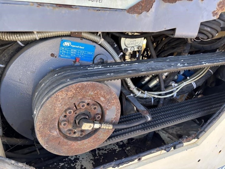 2007-volvo-mw500-image-39