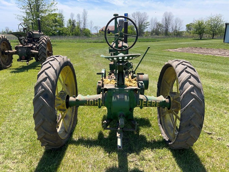 john-deere-b-image-4