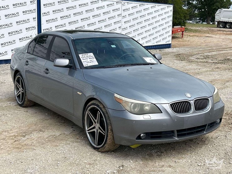 2005-bmw-545i-sedan-image-4