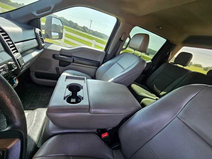 2021-ford-f350-image-37
