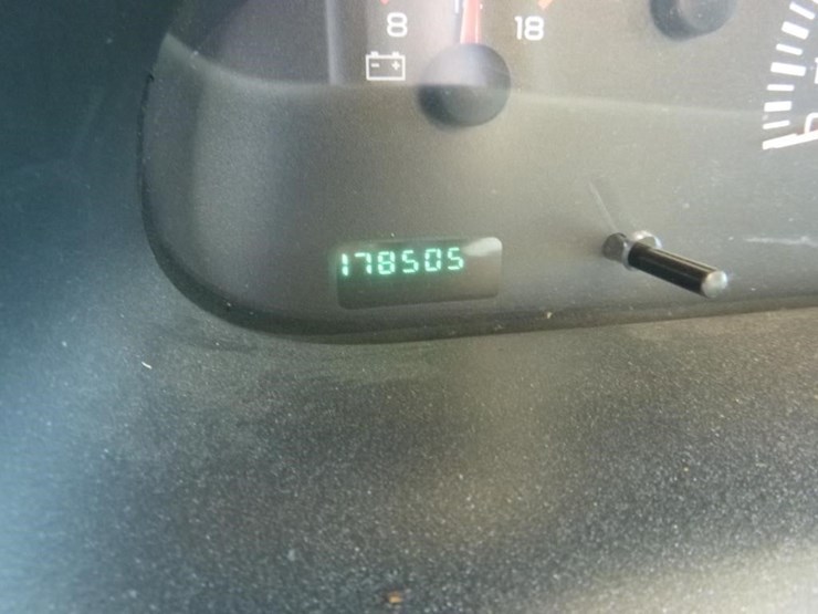 2003-dodge-ram-van-image-15