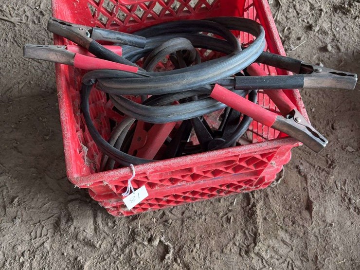 heavy-duty-jumper-cables-in-plastic-crate-image-1