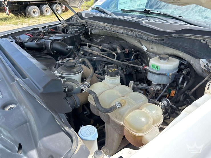 2020-ford-f550-image-7