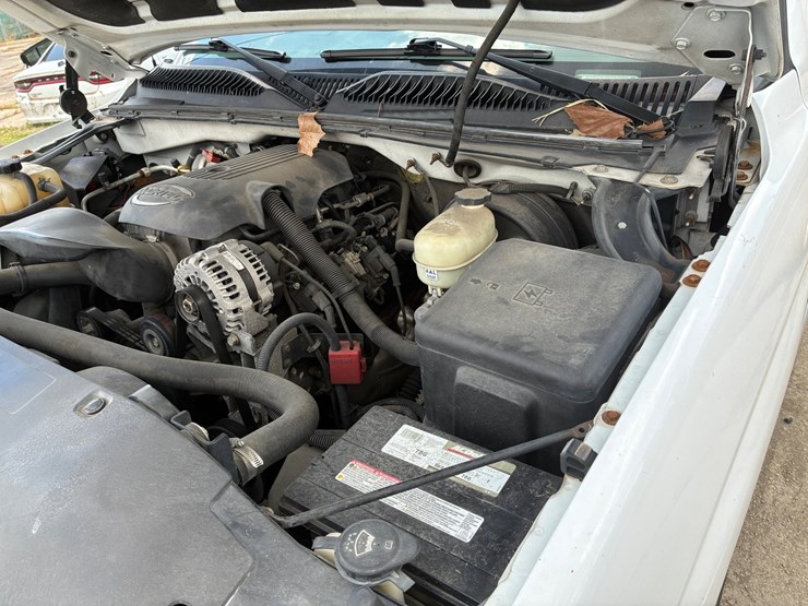 #52-•-2005-gmc-sierra-image-8