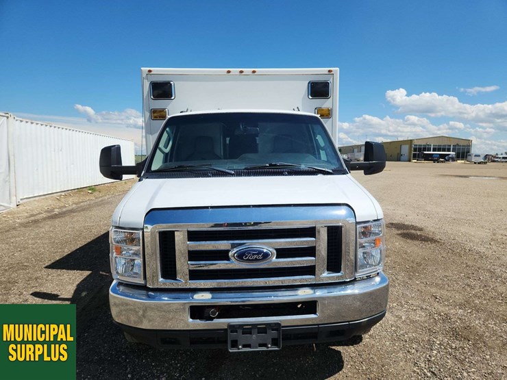 2017-ford-e450-image-21