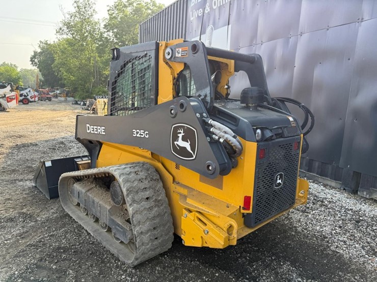 2021-deere-325g-image-2
