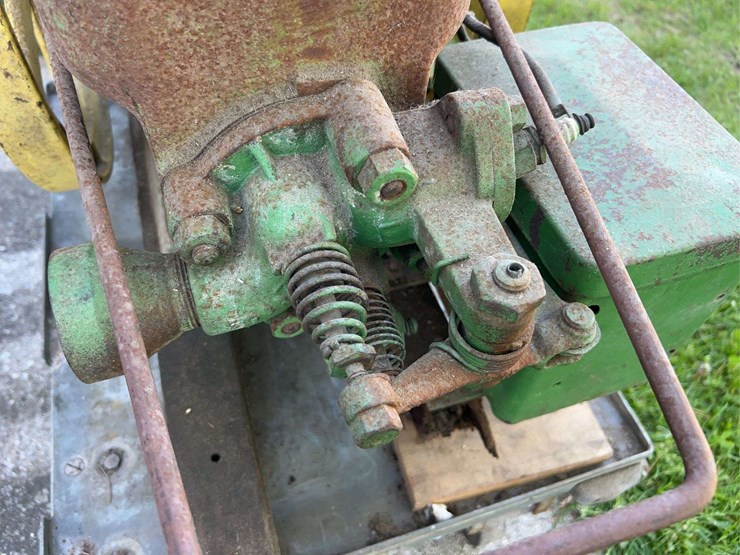 john-deere-e-1-1/2hp-image-10