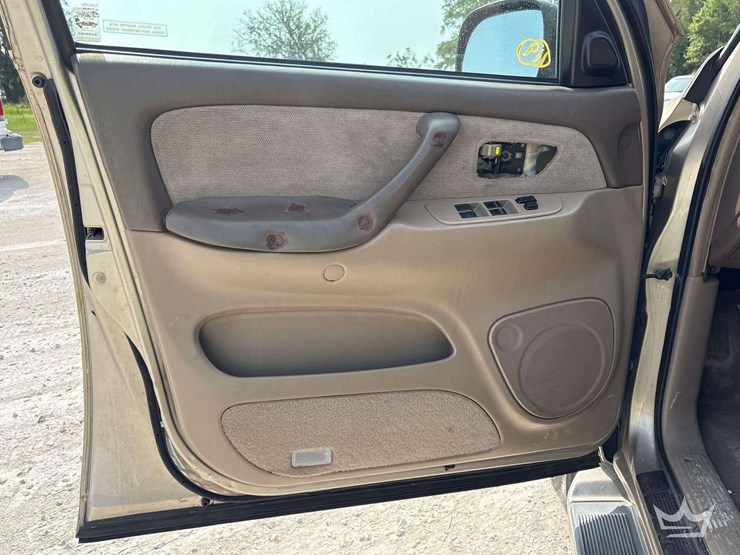2002-toyota-sequoia-image-11