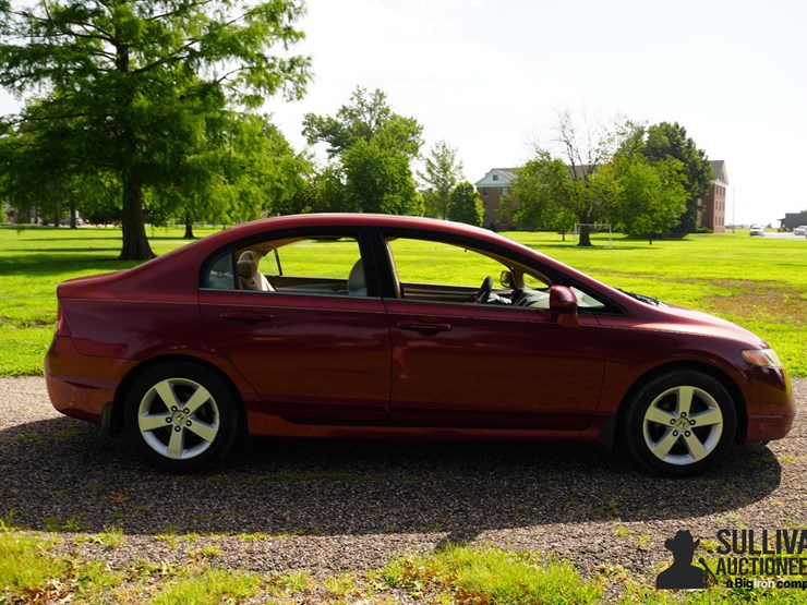 run-#35---2007-honda-civic-sedan-image-4