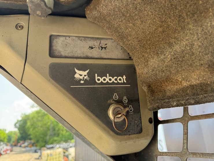 bobcat-864-image-24