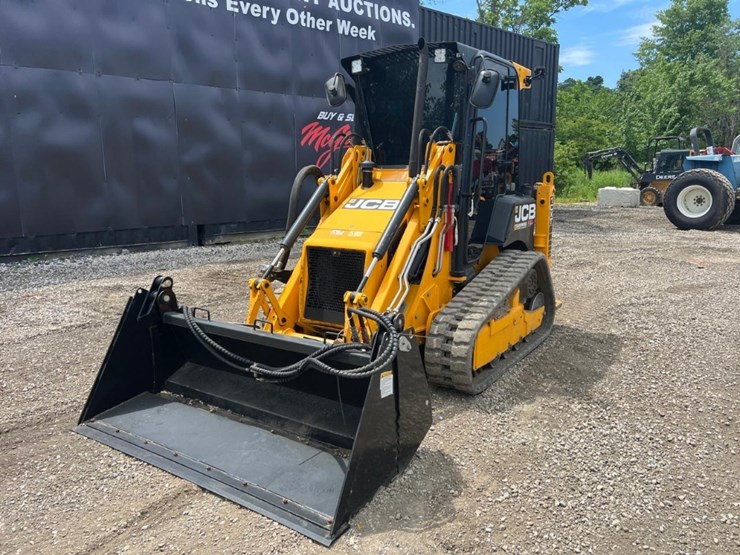 2022-jcb-1cxt-image-2