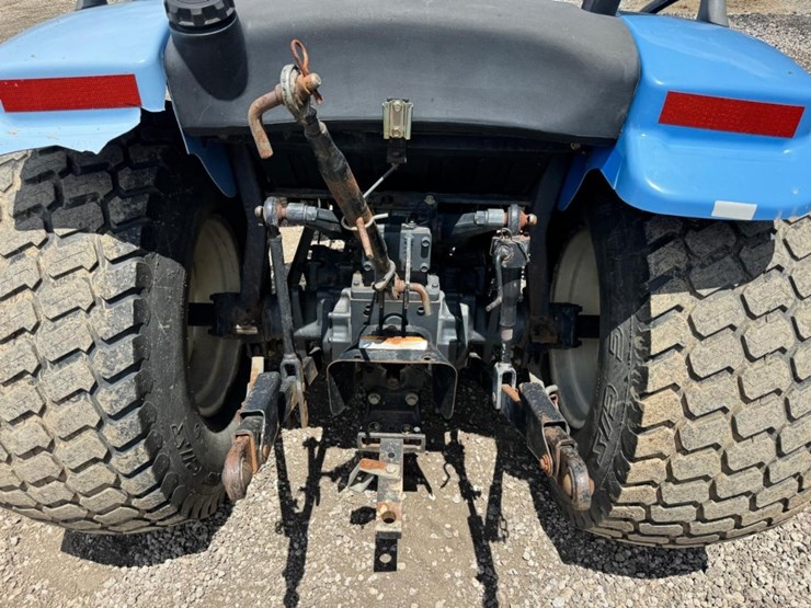 new-holland-boomer-3040-image-14