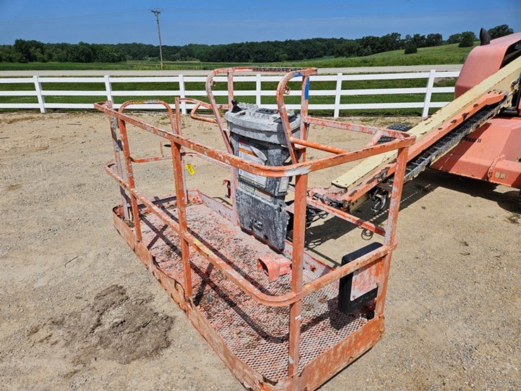 2015-jlg-400s-image-15
