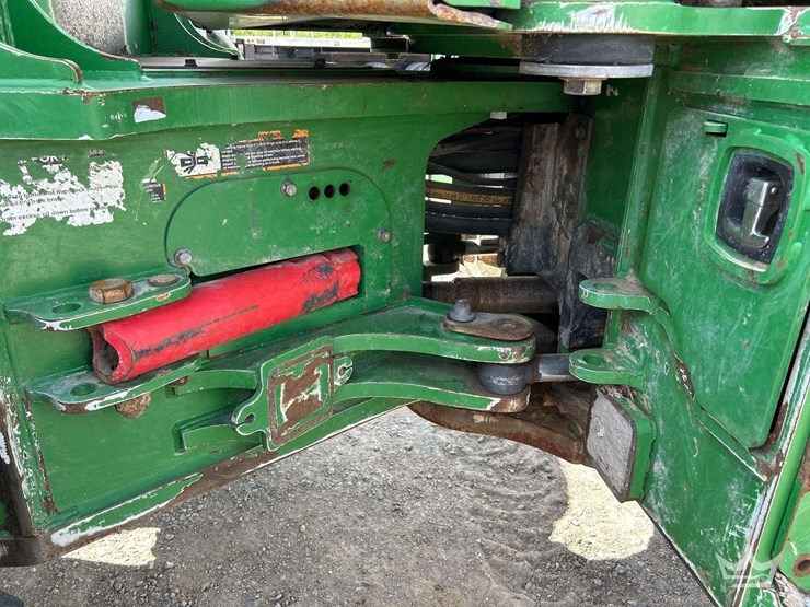 2021-deere-843l-image-22
