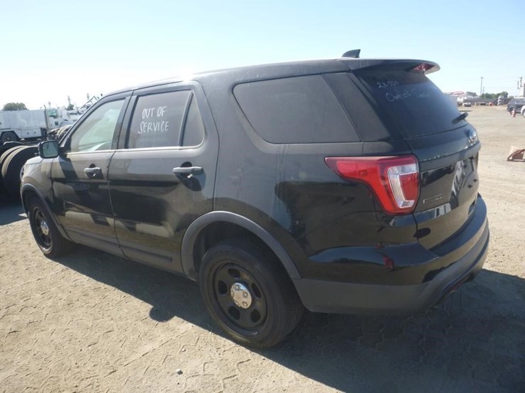 2016-ford-explorer-image-4
