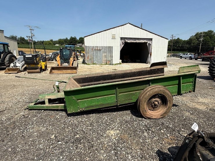 john-deere-33-image-1