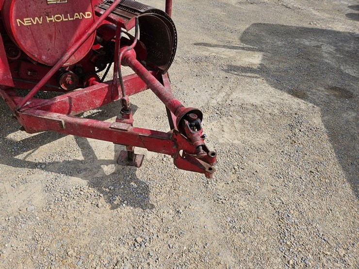 new-holland-352-image-10