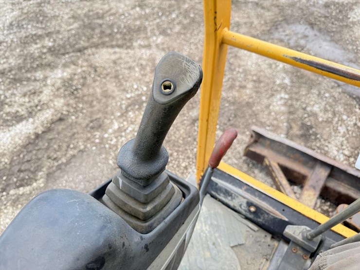 volvo-ecr28-image-23
