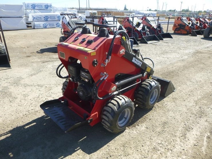 2026-sdlool-323tz-skid-steer-loader-image-3