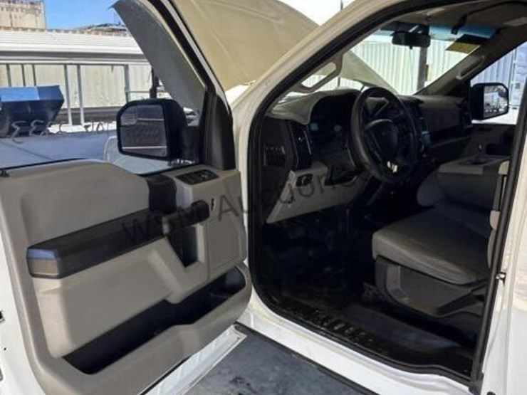 2016-ford-f150-image-24