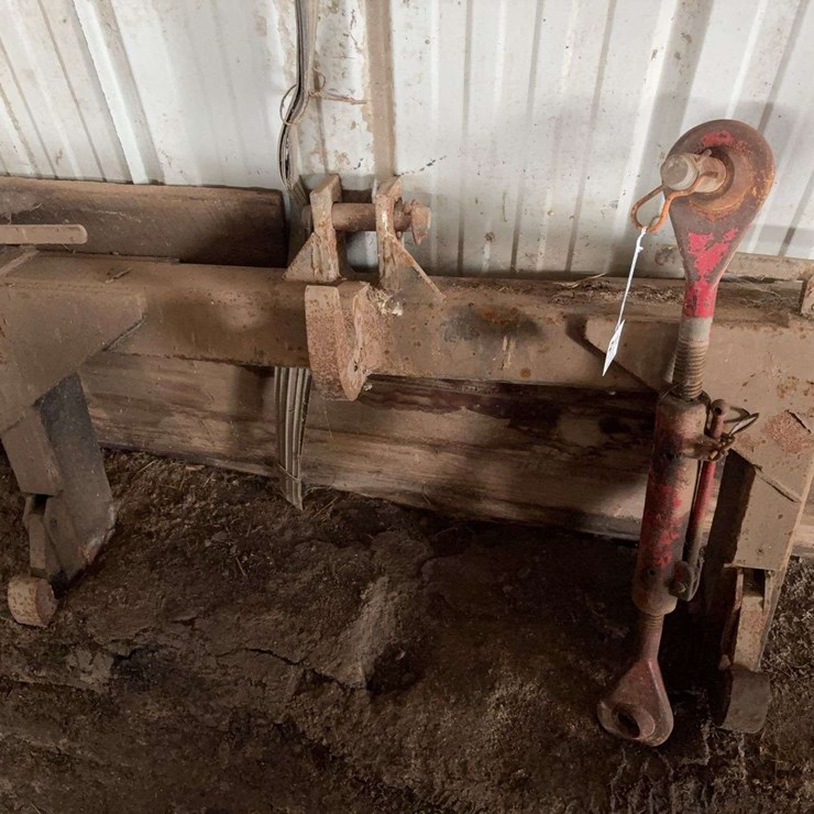 Three-Point Tractor Quick Hitch with Adjustable Top Link