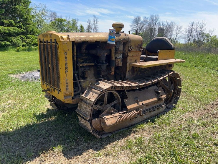caterpillar-twenty-two-image-7