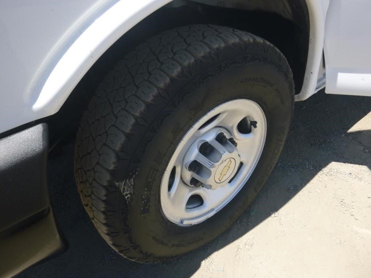 2014-chevrolet-express-2500-image-14