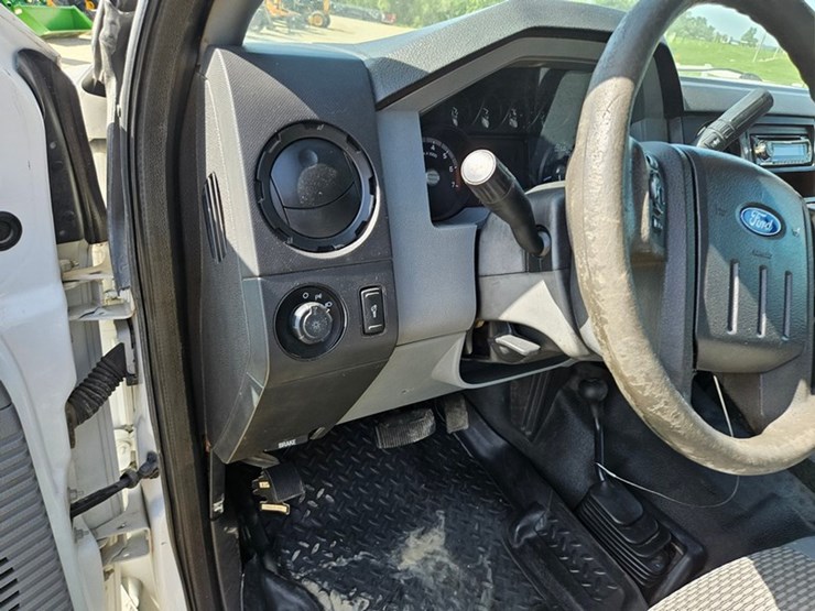 2011-ford-f350-image-22