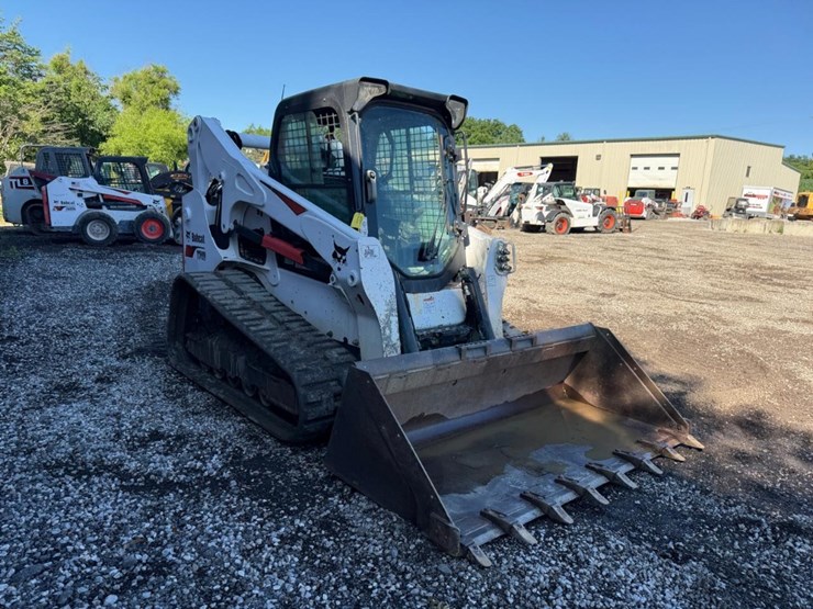 2019-bobcat-t740-image-6