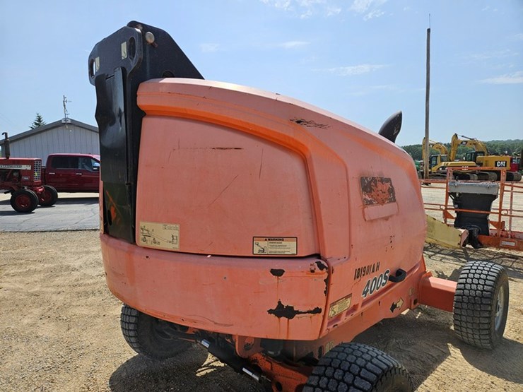 2015-jlg-400s-image-27