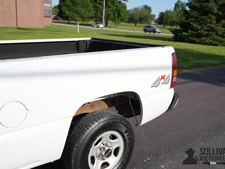 2002-gmc-sierra-1500-image-16