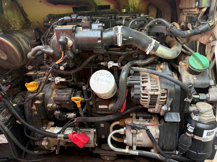 2019-bobcat-t740-image-15