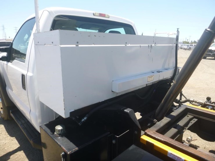 2011-ford-f550-image-12