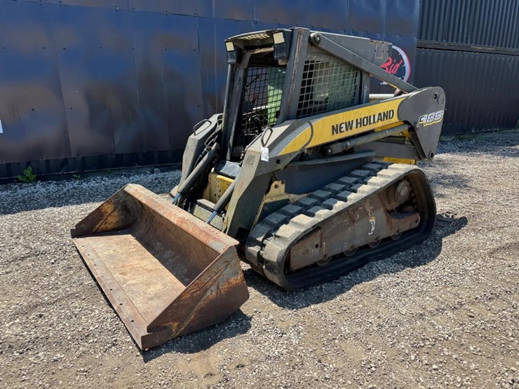 new-holland-c185-image-2
