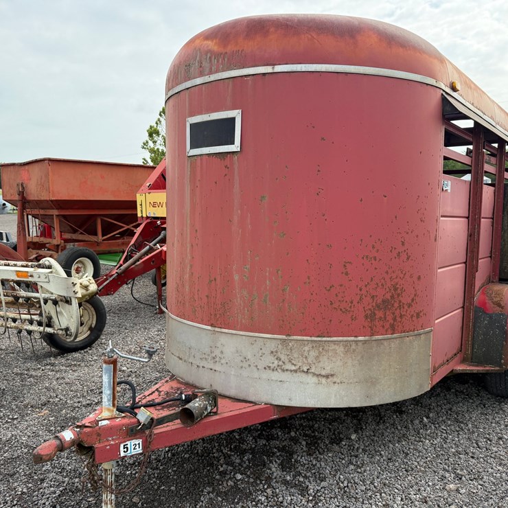#19 • 1999 DELTA 10' STOCK TRAILER