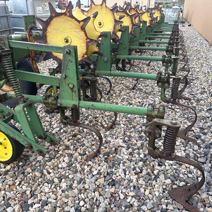 John Deere Row Crop Cultivator