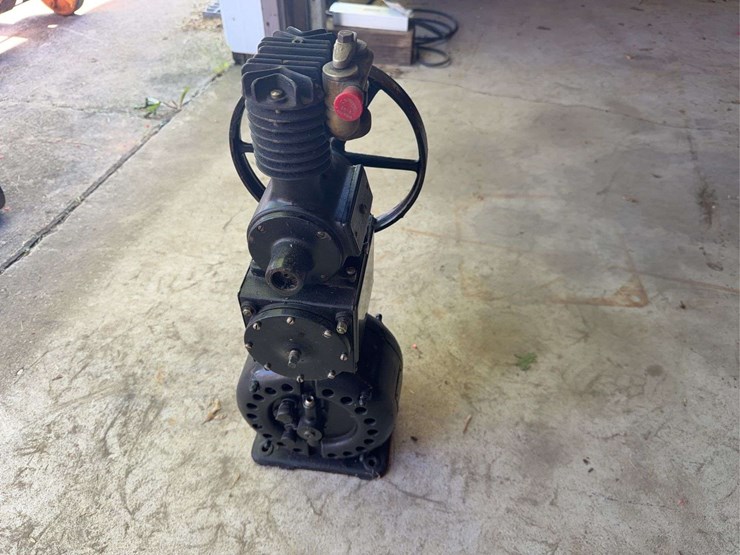 ritter-dental-air-compressor-image-4