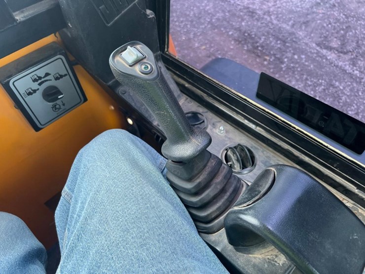 2022-jcb-1cxt-image-26