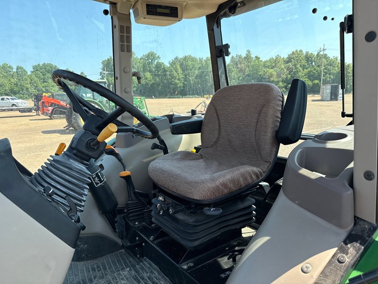 2013-john-deere-5065e-image-19