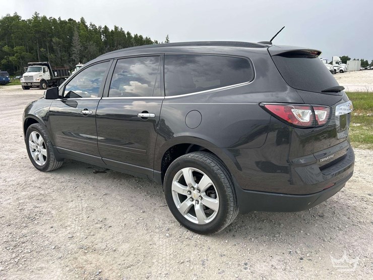 2017-chevrolet-traverse-image-3